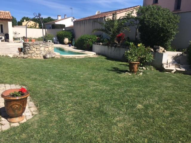 Coquet 2 Pieces Au Calme Avec Piscine Villa Fontvieille Eksteriør billede